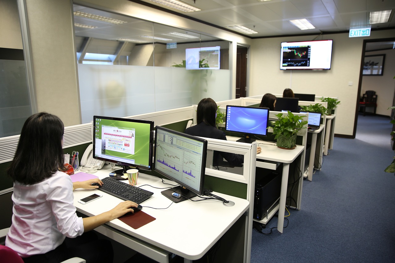 business people 1572059 1280